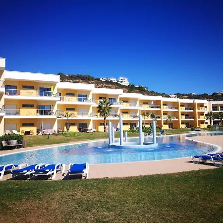 Апартаменты Spacious In With Pool And Terrace Албуфейра