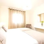 Spacious In With Pool And Terrace Apartmán *
