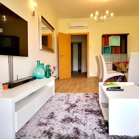 Apartment Spacious In With Pool And Terrace *