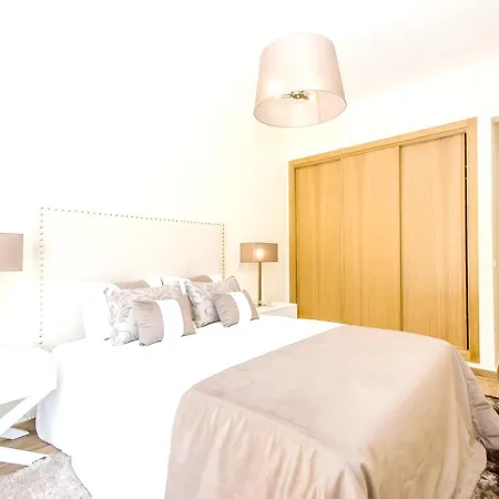 Spacious In With Pool And Terrace Lejlighed *