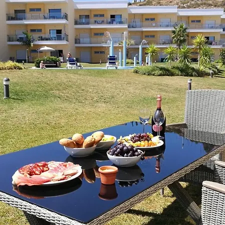 Spacious In With Pool And Terrace