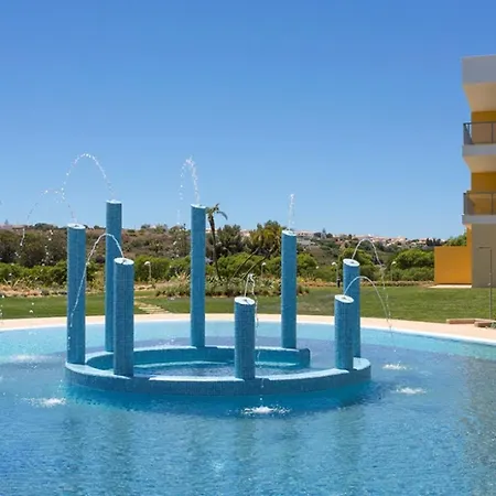 Spacious In With Pool And Terrace * Albufeira