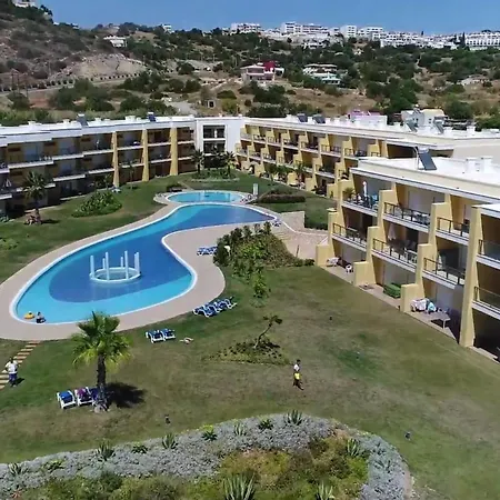 Apartment Spacious In With Pool And Terrace